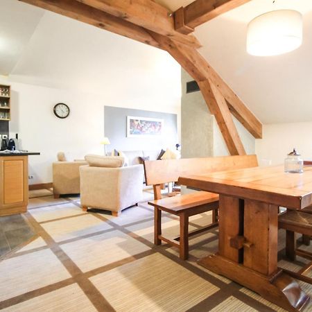 Exceptional 3 Bed Penthouse With Fireplace And Stunning Views Флен Екстериор снимка