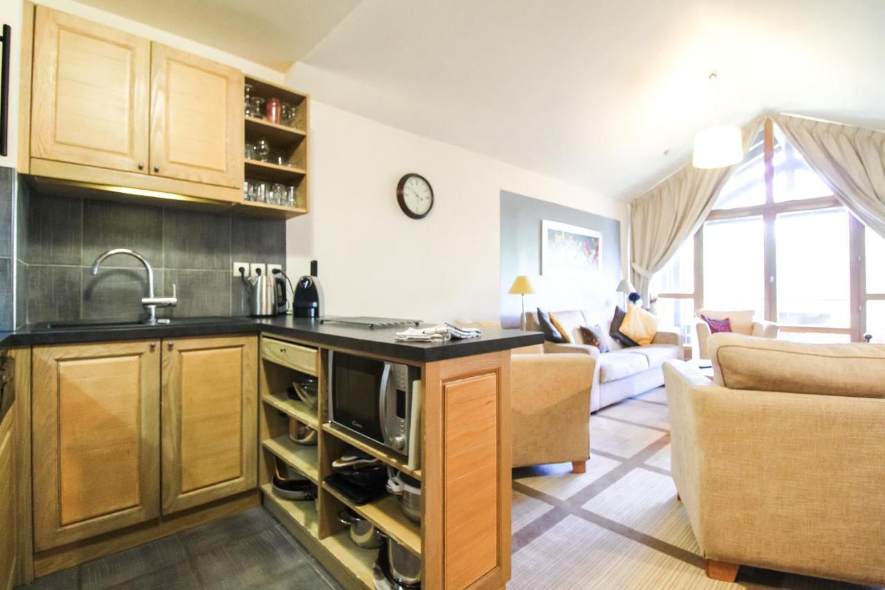 Exceptional 3 Bed Penthouse With Fireplace And Stunning Views Флен Екстериор снимка