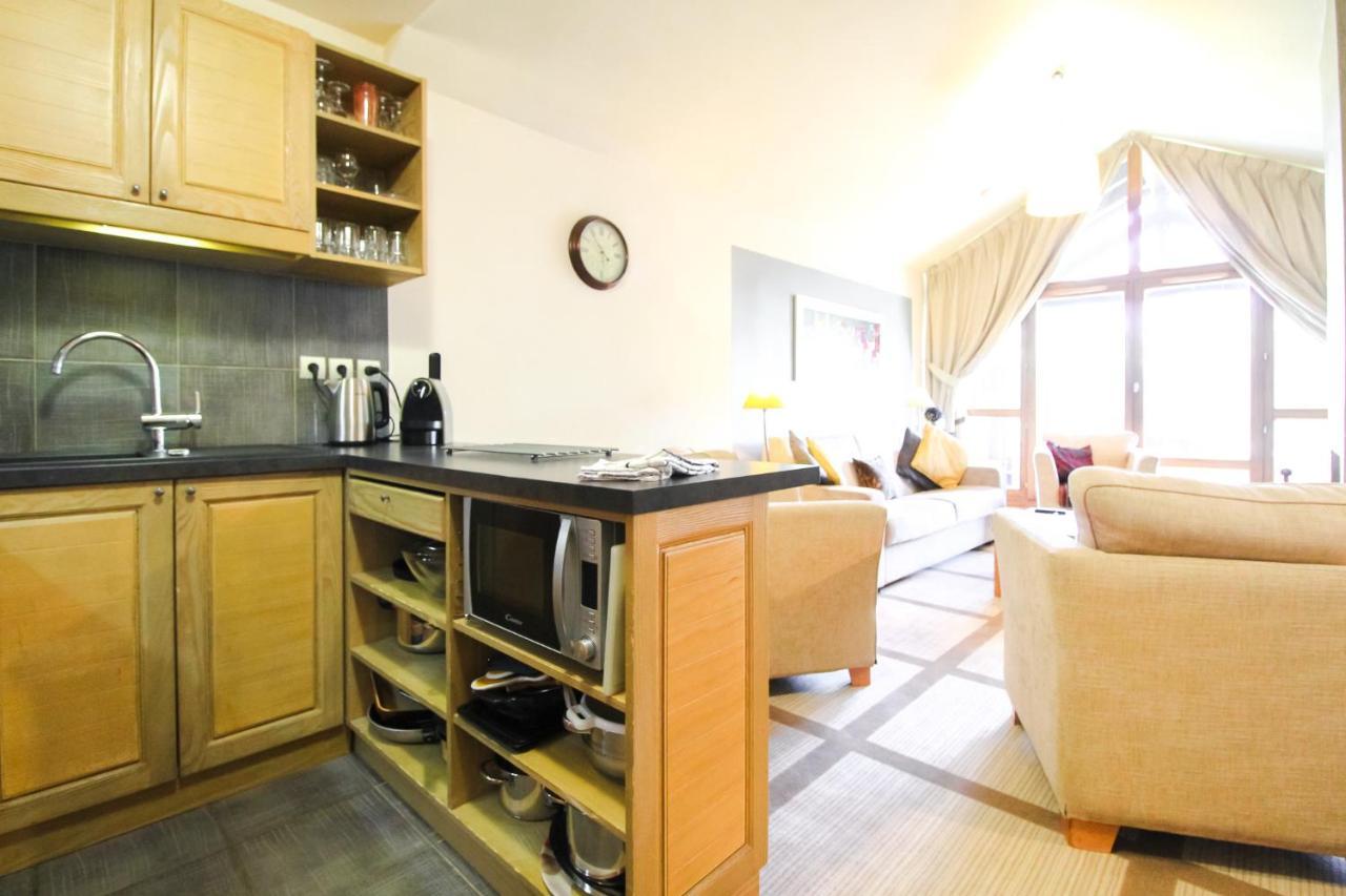 Exceptional 3 Bed Penthouse With Fireplace And Stunning Views Флен Екстериор снимка