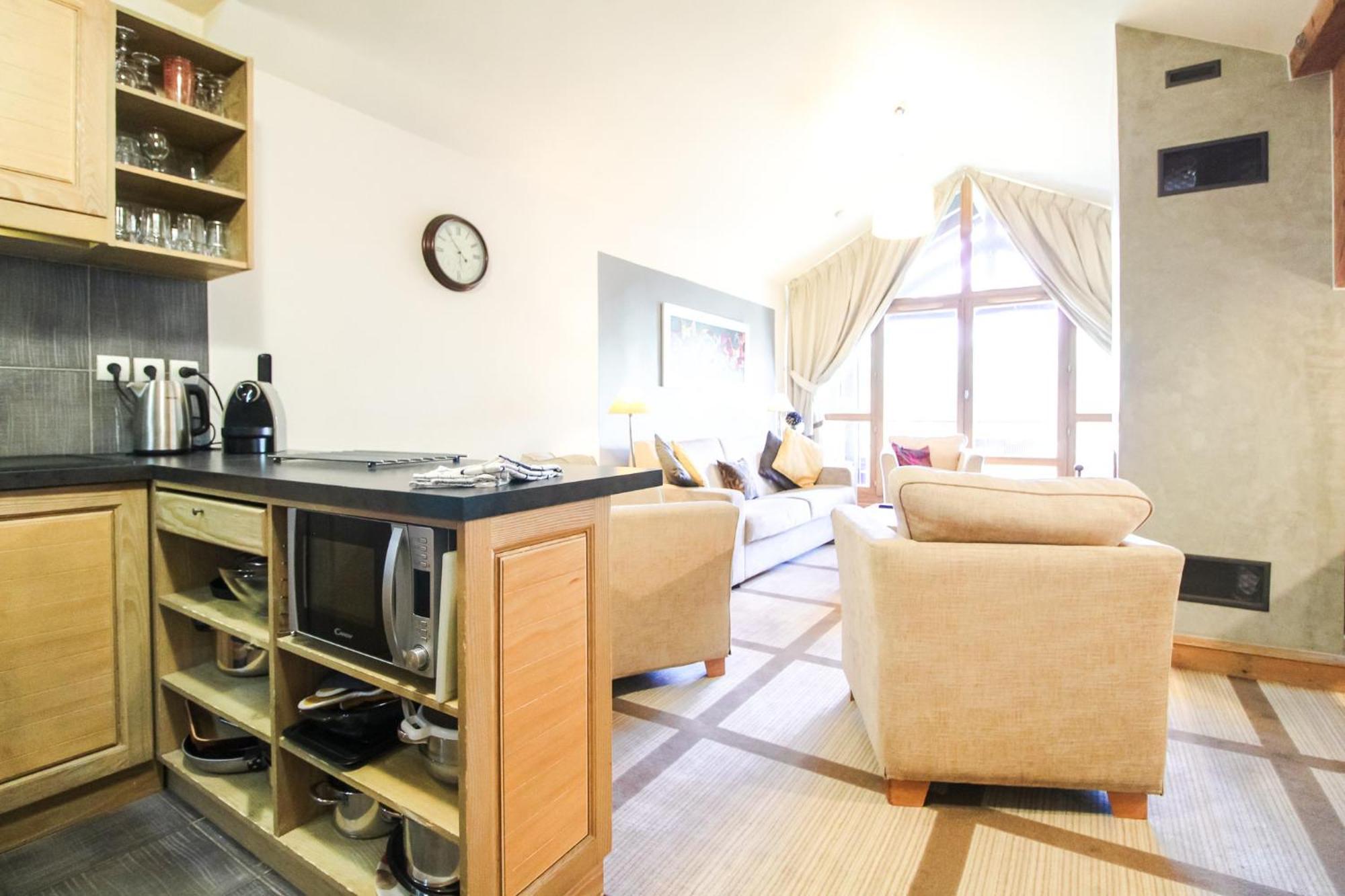 Exceptional 3 Bed Penthouse With Fireplace And Stunning Views Флен Екстериор снимка