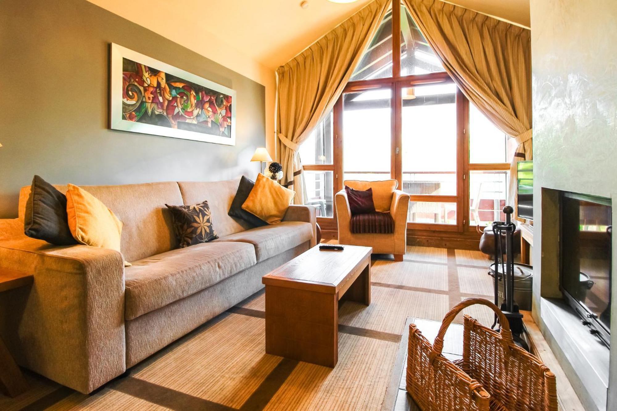 Exceptional 3 Bed Penthouse With Fireplace And Stunning Views Флен Екстериор снимка