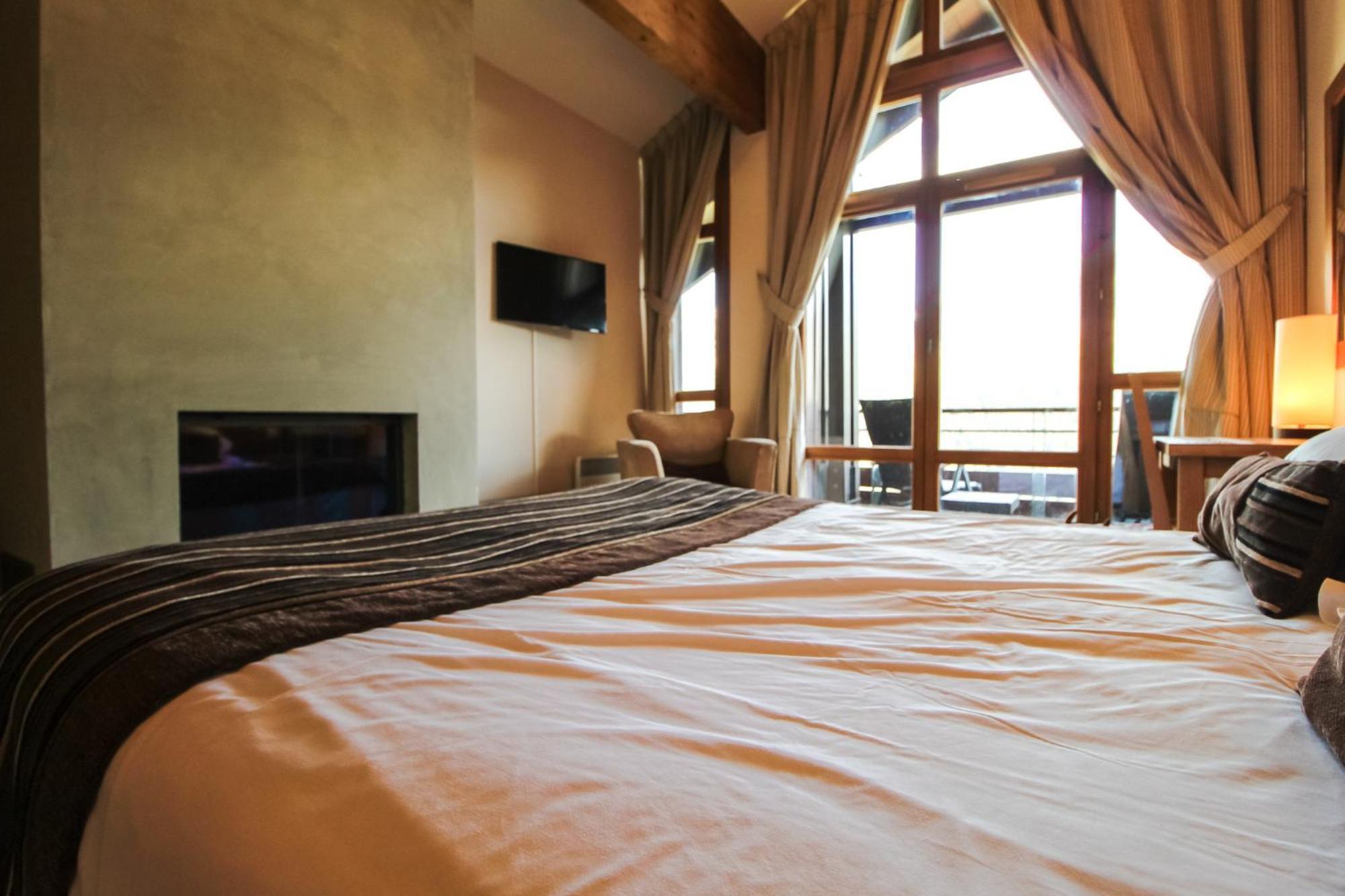 Exceptional 3 Bed Penthouse With Fireplace And Stunning Views Флен Екстериор снимка