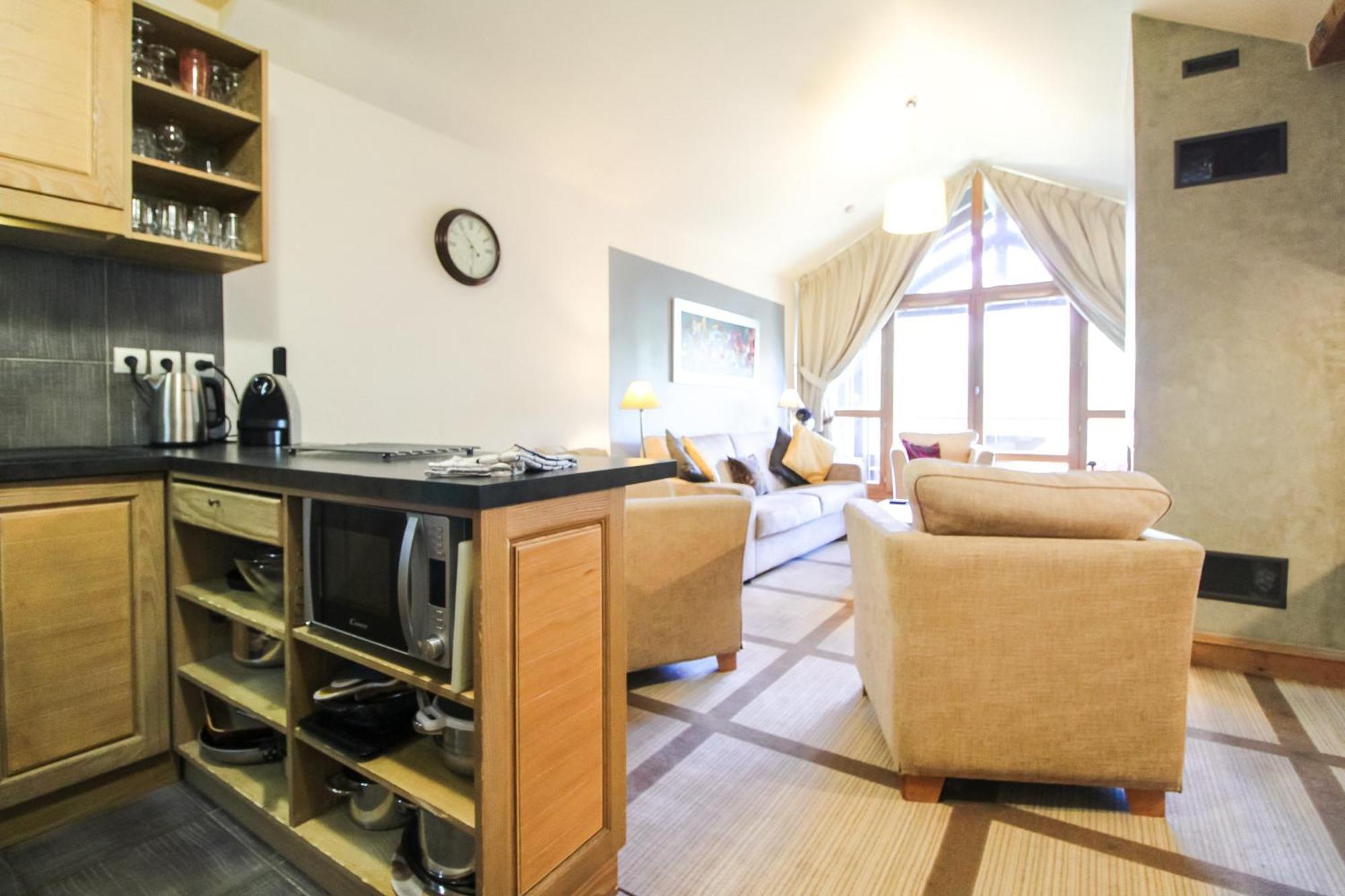 Exceptional 3 Bed Penthouse With Fireplace And Stunning Views Флен Екстериор снимка
