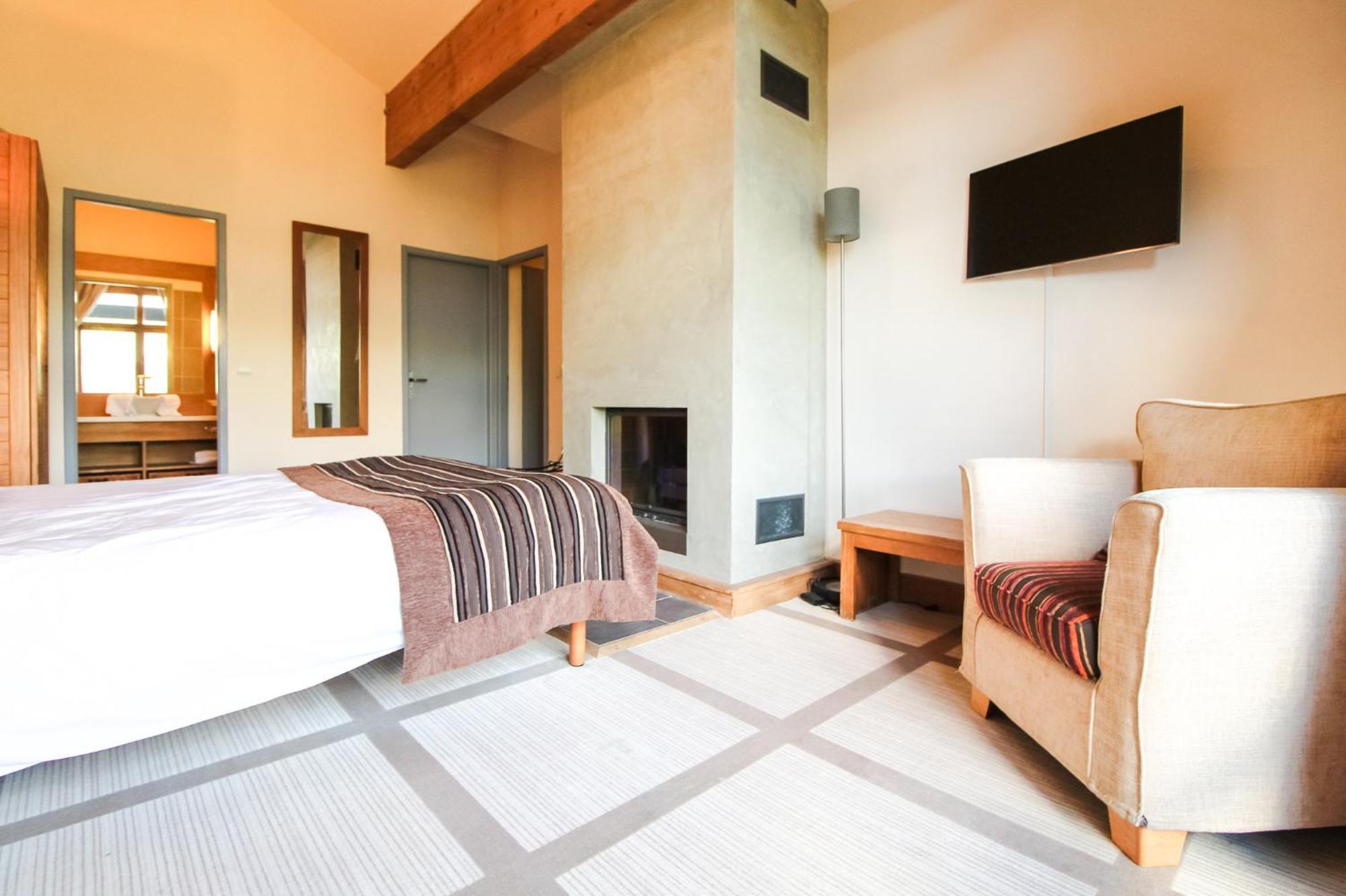 Exceptional 3 Bed Penthouse With Fireplace And Stunning Views Флен Екстериор снимка