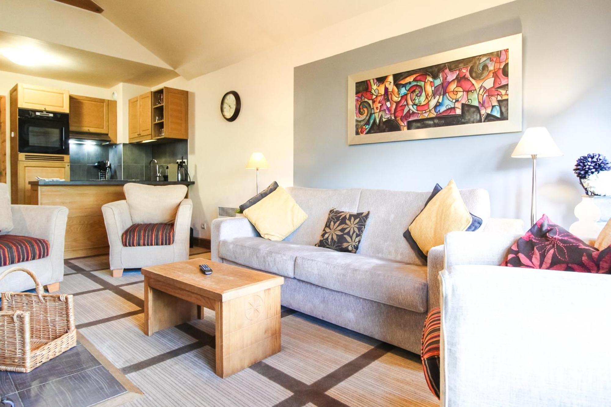 Exceptional 3 Bed Penthouse With Fireplace And Stunning Views Флен Екстериор снимка