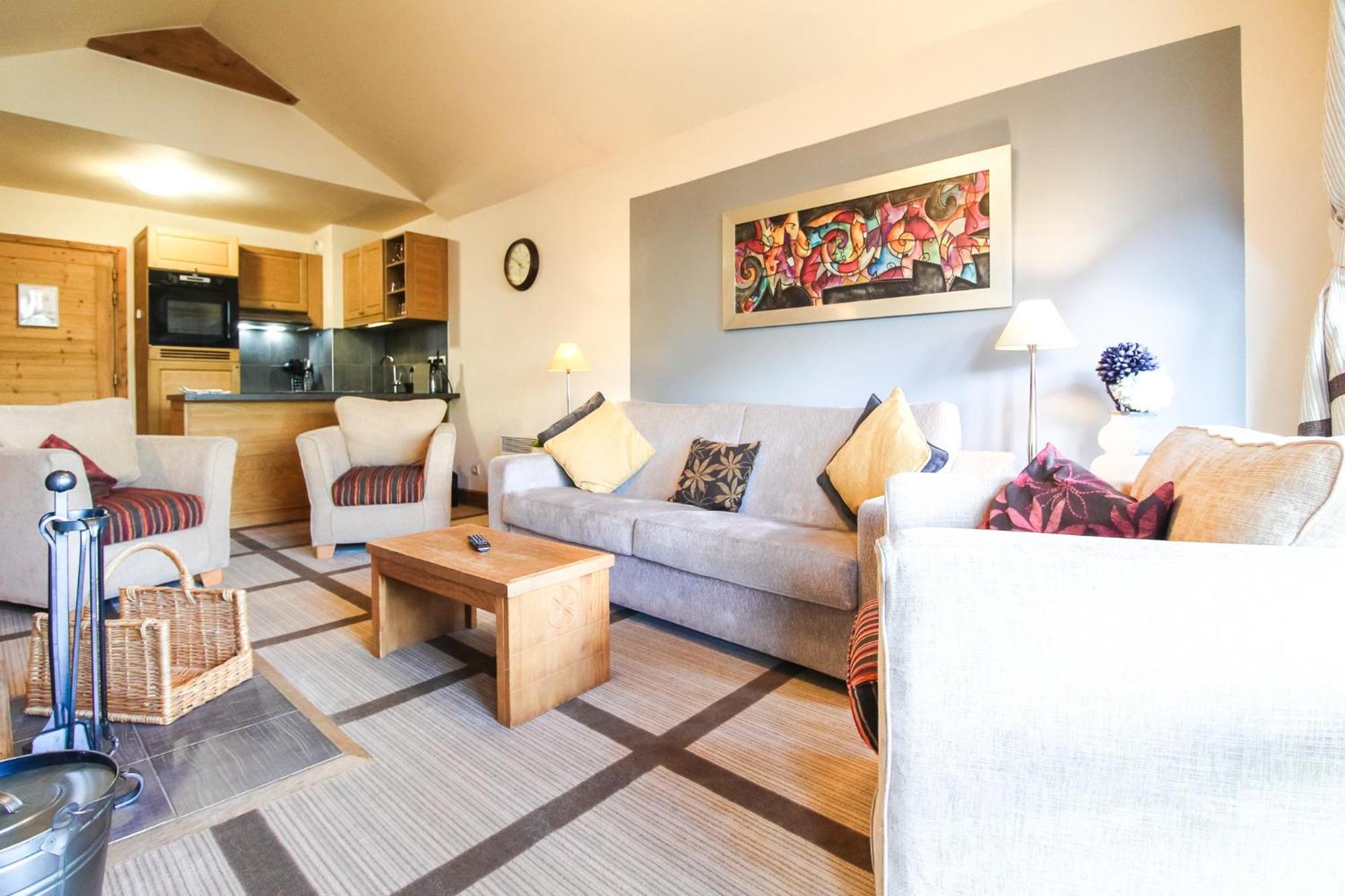Exceptional 3 Bed Penthouse With Fireplace And Stunning Views Флен Екстериор снимка