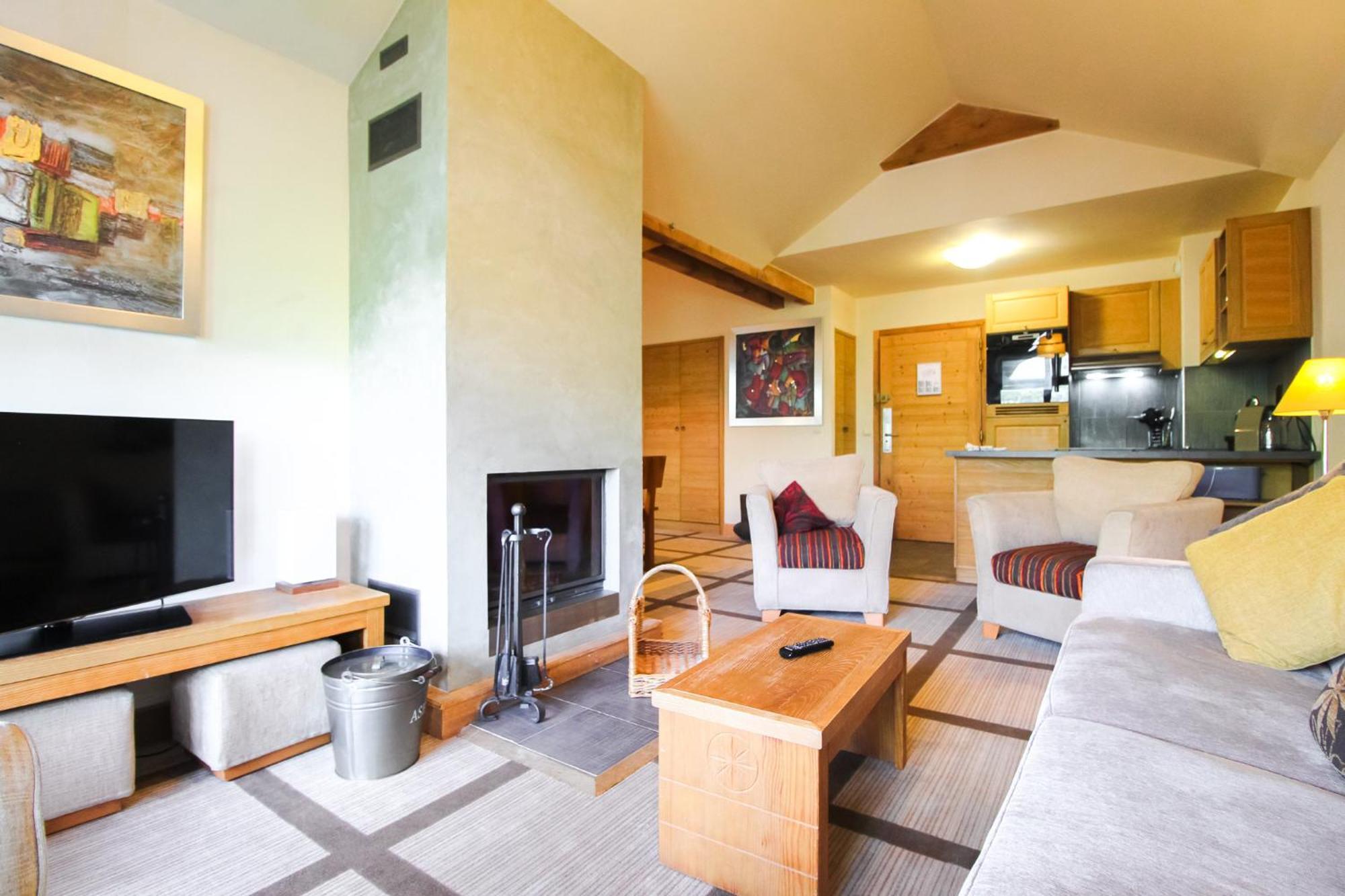 Exceptional 3 Bed Penthouse With Fireplace And Stunning Views Флен Екстериор снимка