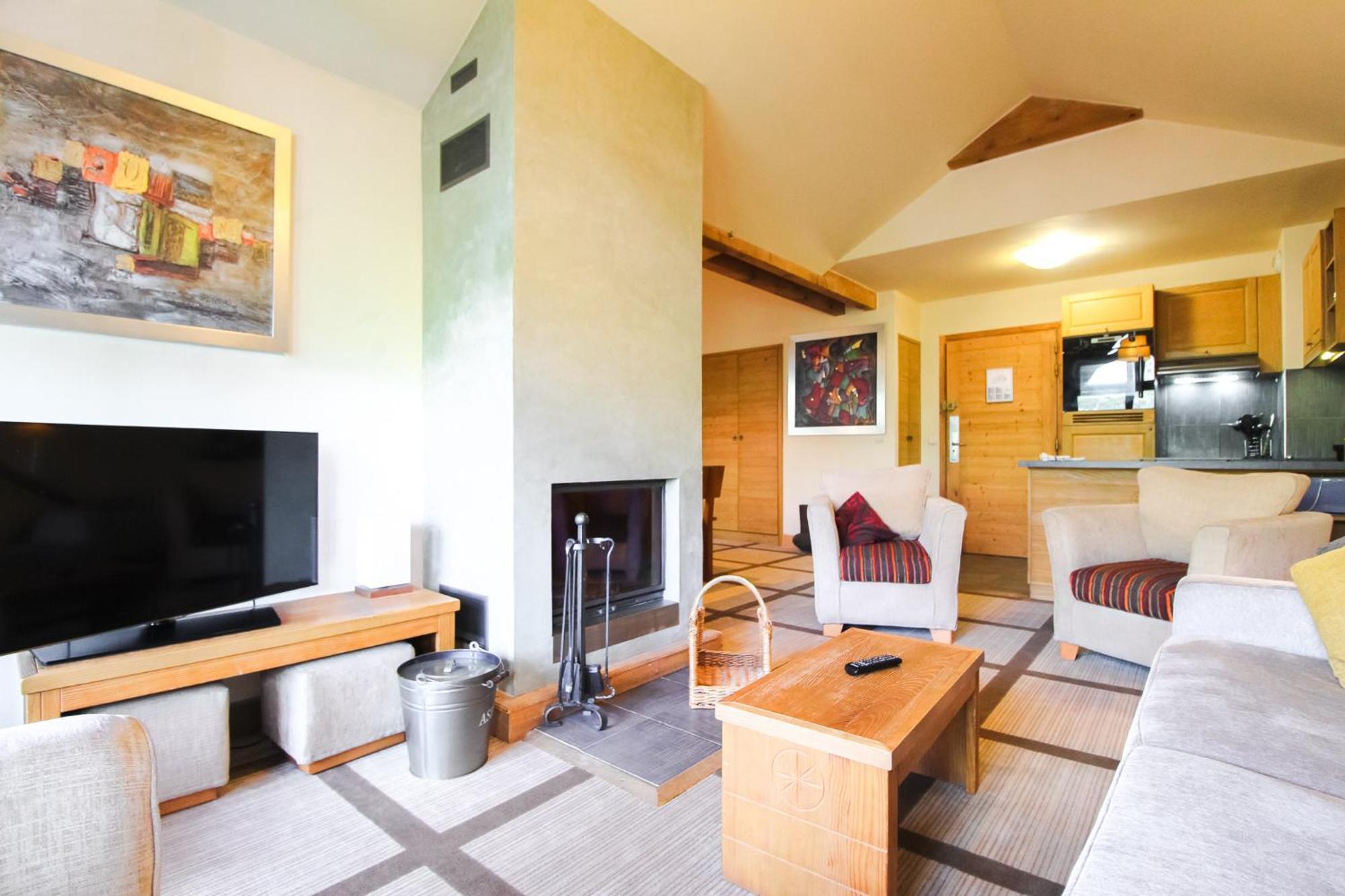 Exceptional 3 Bed Penthouse With Fireplace And Stunning Views Флен Екстериор снимка