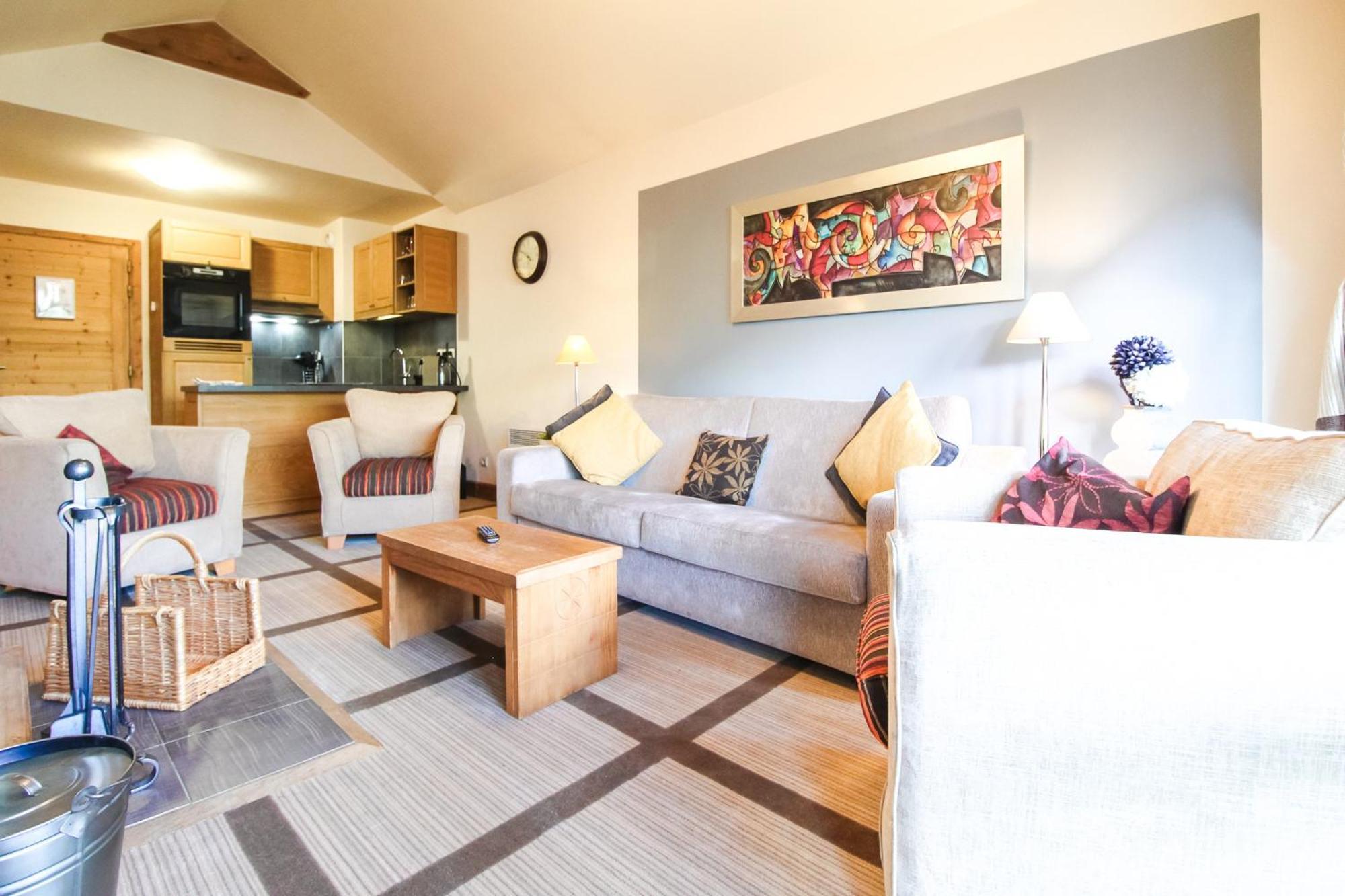 Exceptional 3 Bed Penthouse With Fireplace And Stunning Views Флен Екстериор снимка