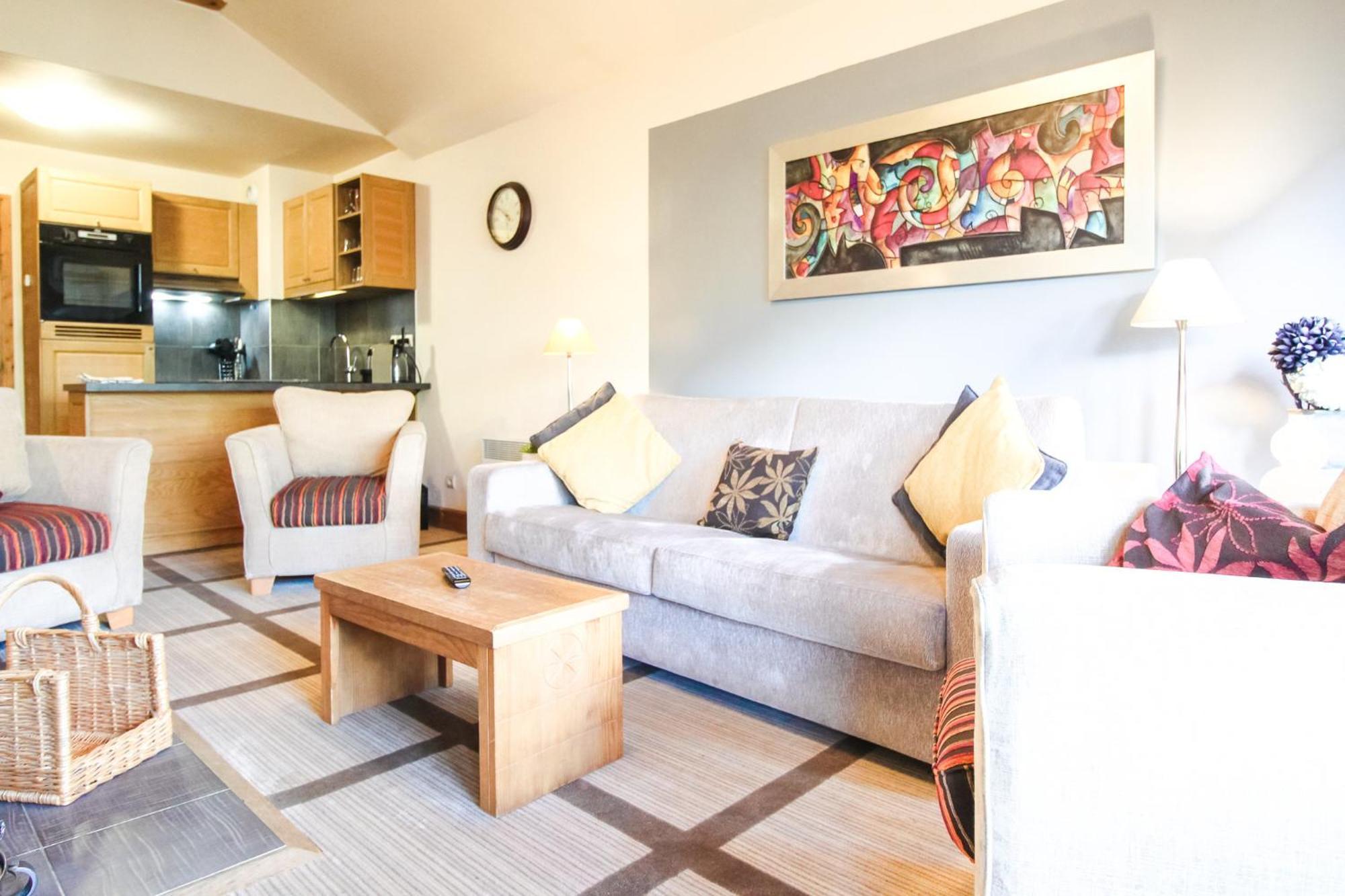 Exceptional 3 Bed Penthouse With Fireplace And Stunning Views Флен Екстериор снимка